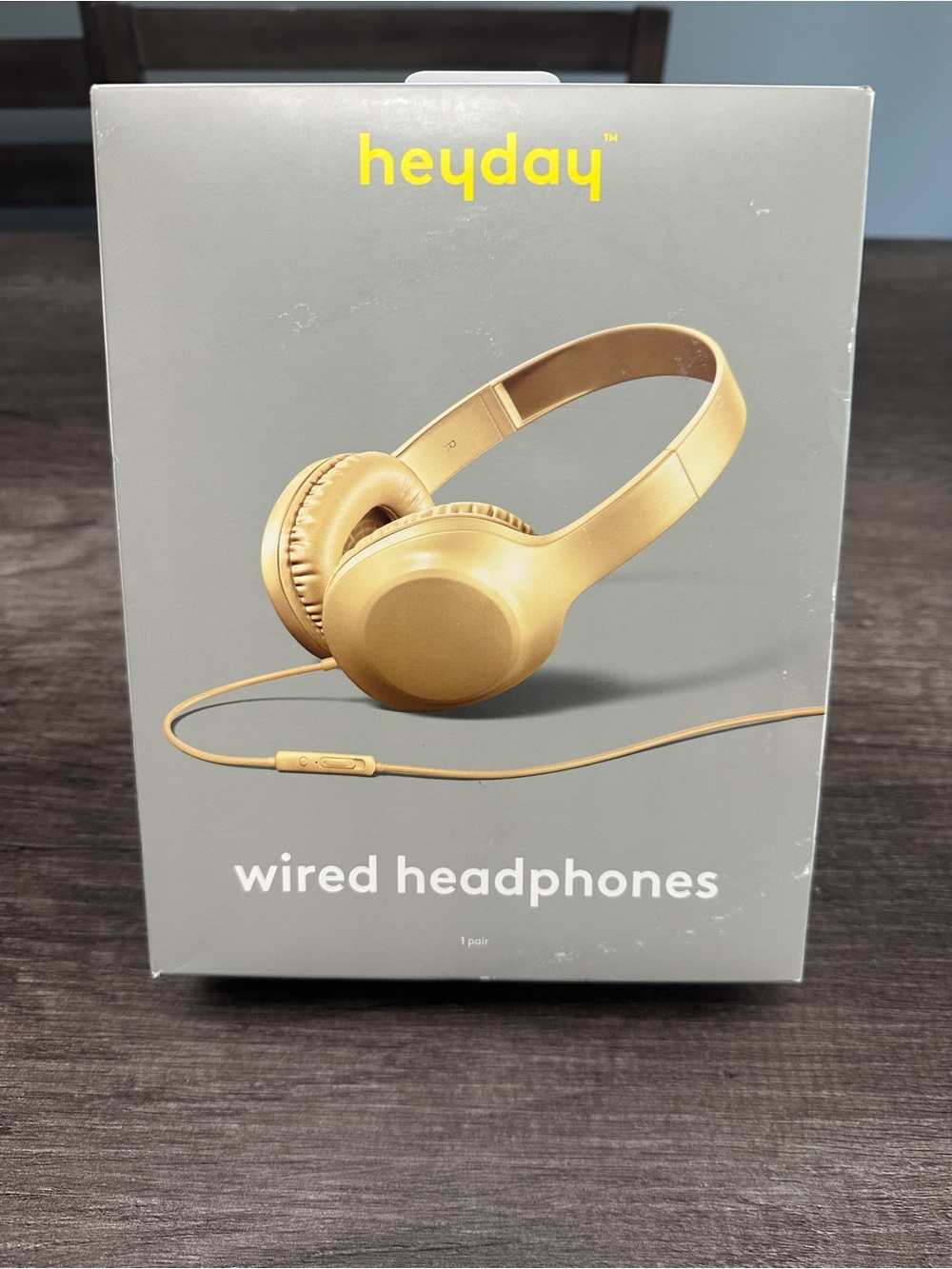 heyday Gold Wired On-Ear
Headphones 3.5mm Jack On-Cable
Mic Controls